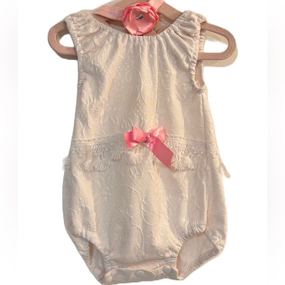 Vogue Bubble Romper Vintage Style with dazzles comes with headband 6/12 months - Picture 3 of 8